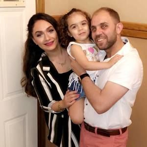 Meet your Posher, Omayma